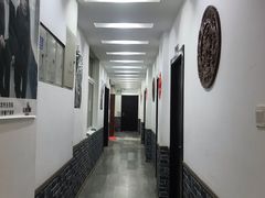 -茸梅路右拐龙虾-农家菜(松江店)