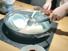-洪氏嗨捞·广东猪肚鸡·椰子鸡火锅(西咸万象城店)