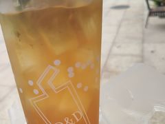 -顶东面包花园·生日蛋糕(世博店)