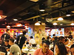 大堂-鲜入围煮花胶鸡海鲜火锅