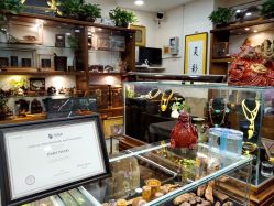 -灵彩珠宝(朗香街店)