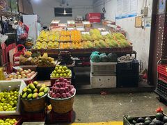 -三亚新鸿港水果一级批发市场