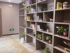 -花居酒店(苏州高教区尹山湖地铁站店)