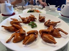 玻璃脆皮乳鸽-利苑酒家(金宝店)