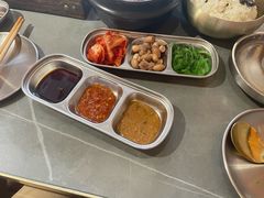 -围炉肉舍丹东海鲜烤肉·烤活鳗(步行街店)