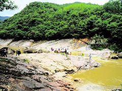 -燕子河大峡谷天坑仙境