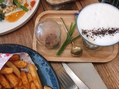 -FLOVIE FLORIST CAFE