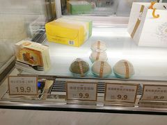 面包甜点陈列柜-薇薇安千层蛋糕(府城店)