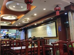 大堂-内蒙联营烧麦 草原石榴红(护国寺店)