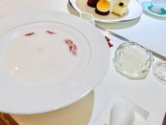 -燕庭·纯燕窝·甜品下午茶(南京西路店)