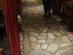 -老牌坊云南鱼豆花火锅(爱建店)
