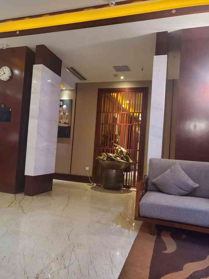 鼎族怡华(棕北店)-"在附近搜了他们家做精油推拿,在楼下时感觉.