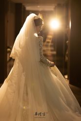 -Lady  Jane高端婚纱礼服馆