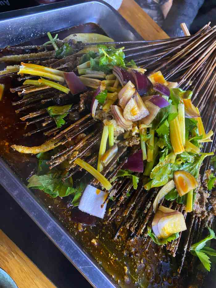 歆瑞源油卤串串-"位置挺好找的,下了班就直接过去了,人挺多.