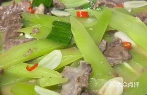 Braised Lettuce with Boneless Pork