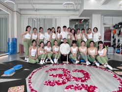 -亚太瑜伽普拉提学院