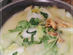 -蜜桃餐厅·伴山(湖滨商业街店)