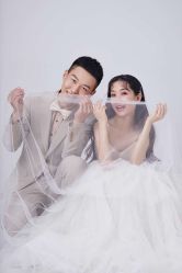 -雪中彩影婚纱摄影·微光艺术中心