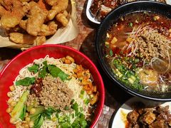 -爆炸头阿姨小四川正宗川味小吃(无任何分店)