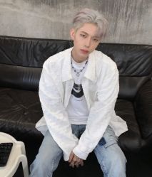 -东方美妍小鹏造型