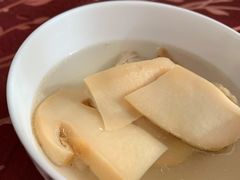 原汁男搂妹汽锅鸡-蝴蝶泉宾馆-中餐厅