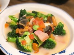 -童年小筑餐厅(申花路店)