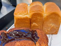 -HOT CRUSH趁热集合·现烤面包(上海环球港店)
