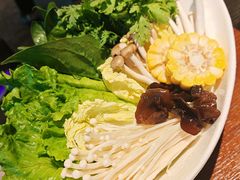 -泓炙颐凤鲜海鲜火锅料理(桐乡店)