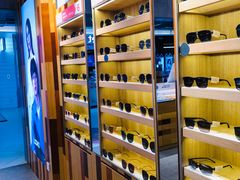 -LOOK眼镜·蔡司依视路配镜(宝山万达店)