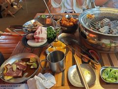 -叽叽扎扎烤肉场(生态城万达店)