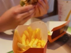 -麦当劳(假日广场店)