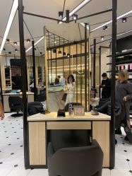 -HAIR CORNER