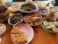 -大众跷脚牛肉馆·非遗传承单位(峨眉山店)