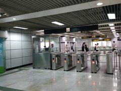 -上海体育馆(地铁站)