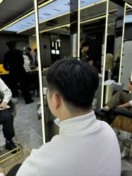 -藤野造型烫发染发