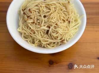 今早包个车去雁南飞和叶帅故居，师傅先带我们去吃一碗梅