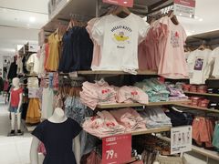 -优衣库(广州天河领展广场店)