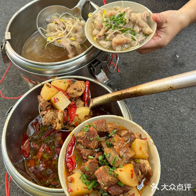 藏在解放碑老巷子里的社区火锅 好吃不贵！！！