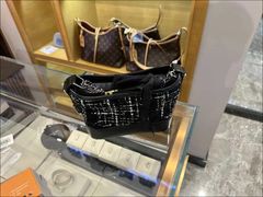 -聚云奢二手奢侈品黄金手表包包回收·中古店(三里屯总店)