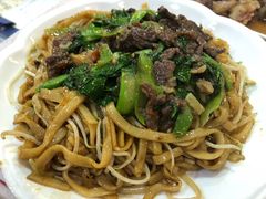 招牌湿炒牛河-潮泰牛肉火锅 · 创于1992年(车公庙店)