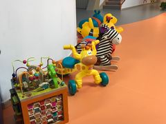 -小门牙好性格托育(北外滩中心)