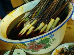 -拈签一笑黄牛肉辣卤串串