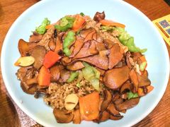 牛肝菌焖饭-老滇山寨•云南特色菜•地方菜•民族风情歌舞表演(经开区店)