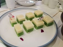 -阿瓦山寨·湘菜现炒·剁椒鱼头王(咸阳总店)