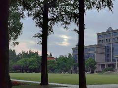 -复旦大学光华楼