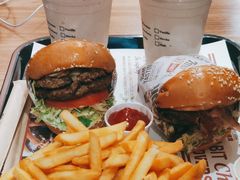 -The Habit Burger Grill 哈比特汉堡(世博店)