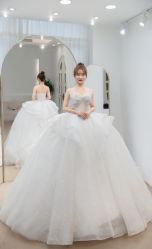 -洋洋婚纱品牌集合店