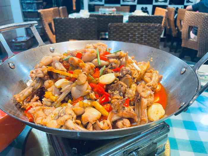 昱龙大盆牛蛙馆(三兴街总店)