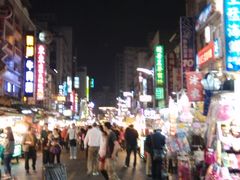-六合夜市