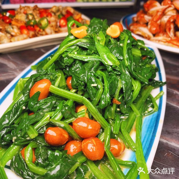 今年夏天有点豪横，吃了一条烤羊腿[调皮]